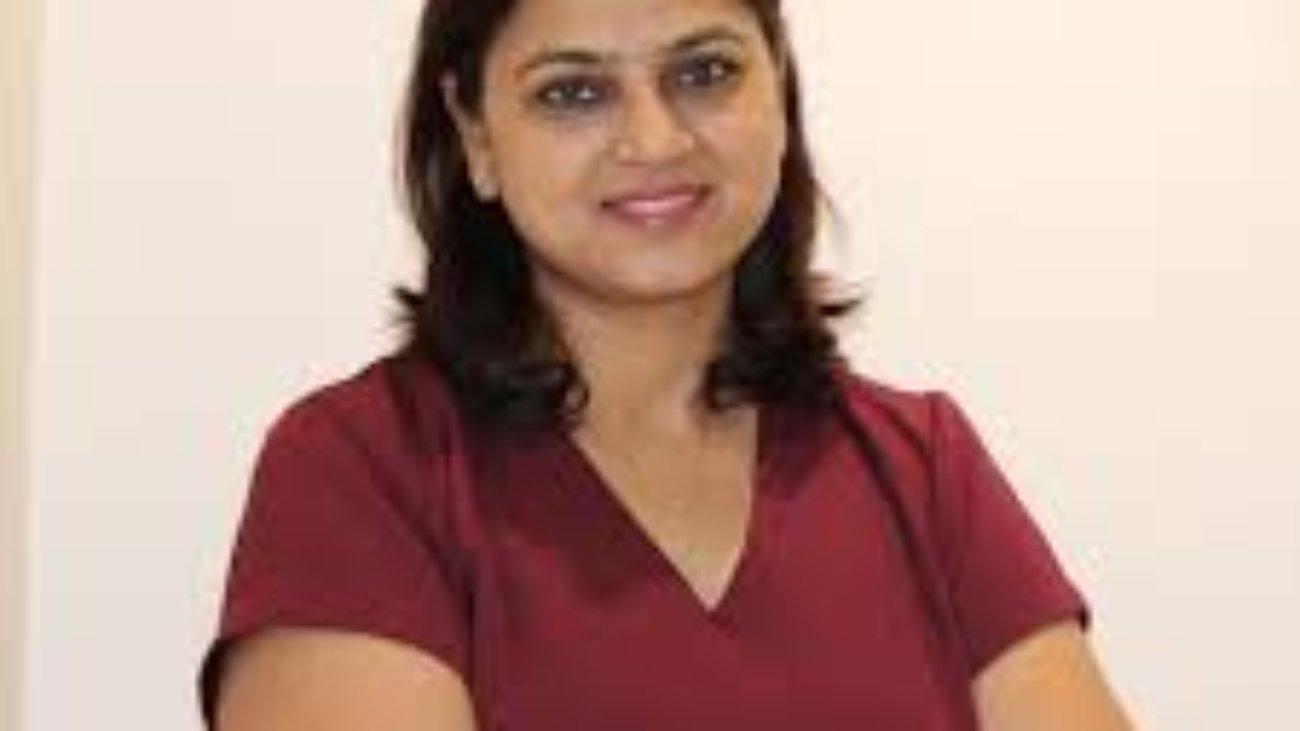 Dr. Nitasha Gupta, MD (OB-GYN) Gynecologist & Cosmetic Gynecology Specialist